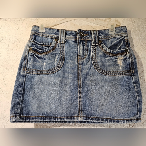 SO Distressed Denim Pocket Miniskirt - Picture 12 of 12